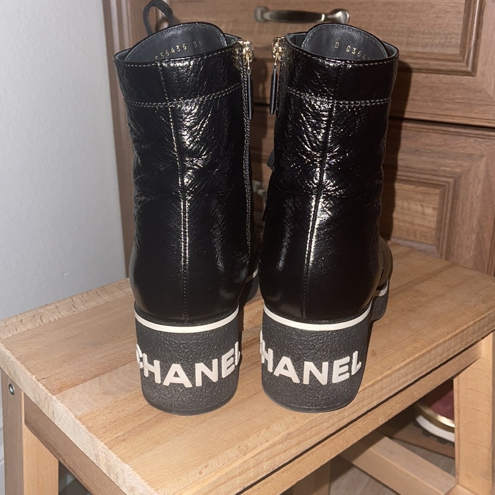 CHANEL BOOTS 39